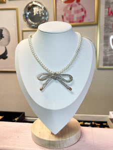 Bow Pearl Necklace